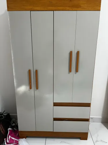 Guarda-roupa solteiro