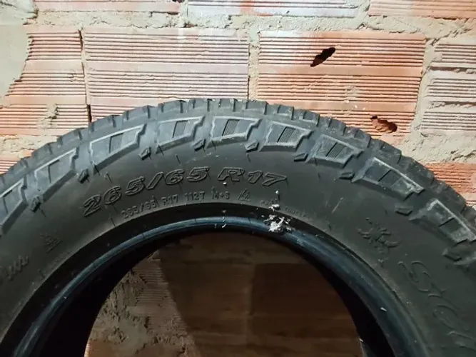 Pneu seminovo