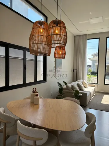 Oportunidade - Casa Condomínio - Residencial Malibu - Caçapava - 3 Dormitórios - 250m².