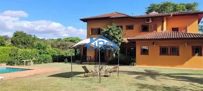 Casa à venda em Cotia, Algarve, com 3 suítes, com 330 m², Condomínio Jardim Algarve