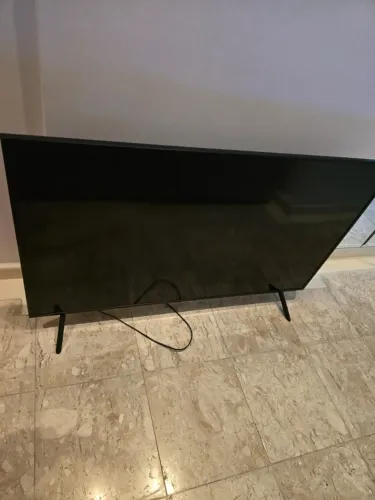Televisão 49" quebrada