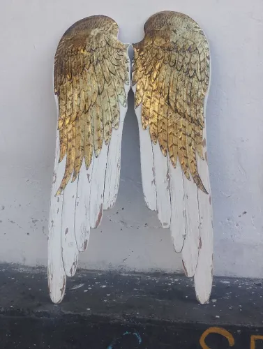 Vendo quadro asa de anjo material ouro velho