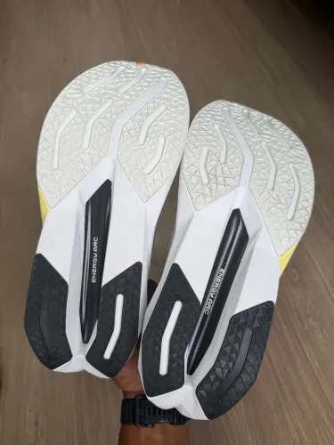New balance v Trainer
