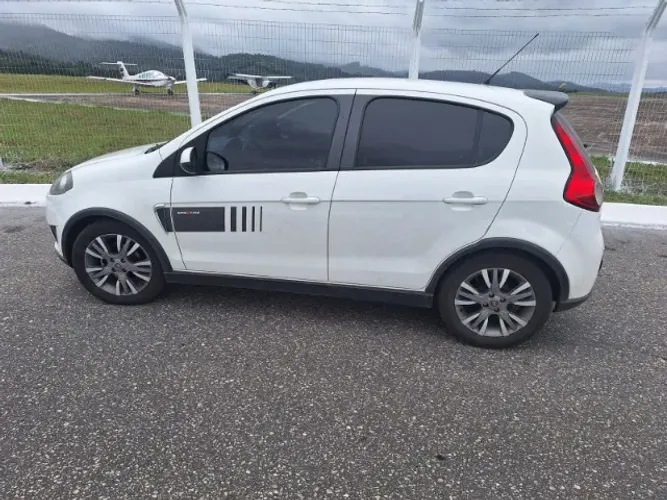 Fiat Palio Sporting 1.6 Flex 16V 5P 2015