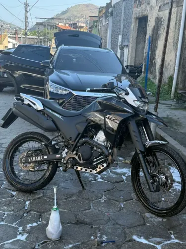 Vendo lander 2022 preta