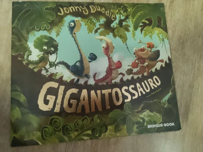 Livro Gigantossauro Brinquebook