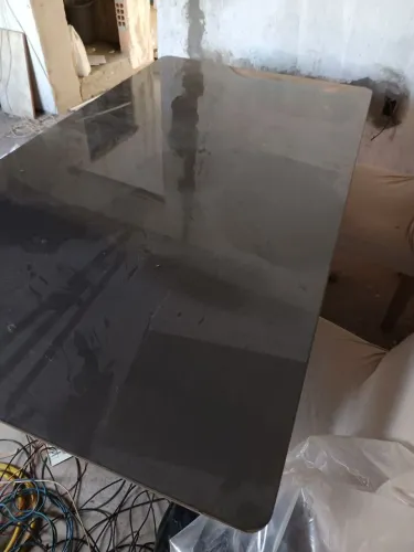 VENDO - MESA Grande - Vidro Quebrado - R$ 200,00