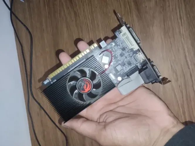 Placa de Vídeo: Pcyes NV Geforce GT 710 2GBDDR3