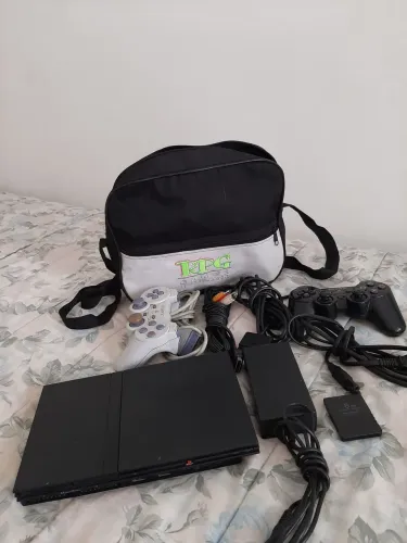 Playstation 2 Slim pouco uso