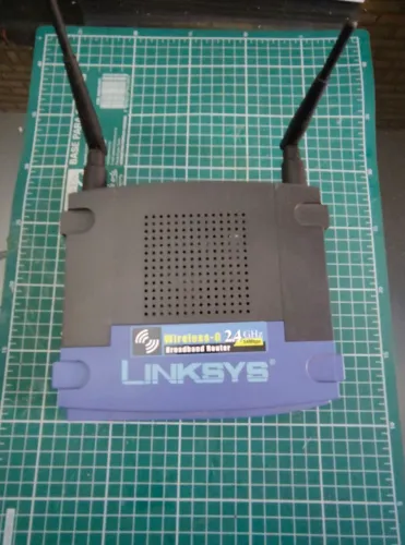 Roteador Linksys 2,4ghz 2 Antenas Wrt54g Funcionando (Usado)