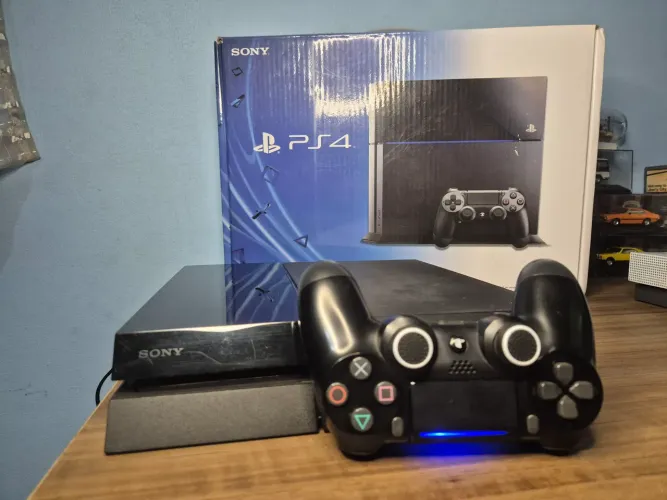 PlayStation 4  - Completo na Caixa - Excelente Estad