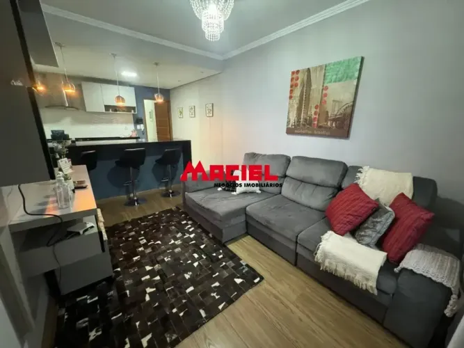 Linda casa sendo, 03 dormitórios e 01 suíte no Bairro Jardim Regina - ITARARE/SP