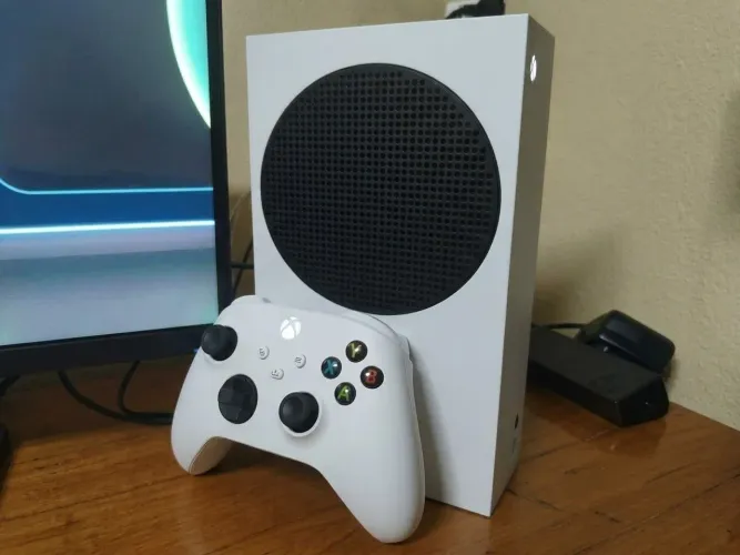 Xbox Series S SemiNovo + Controle + Filtro De Linha 
