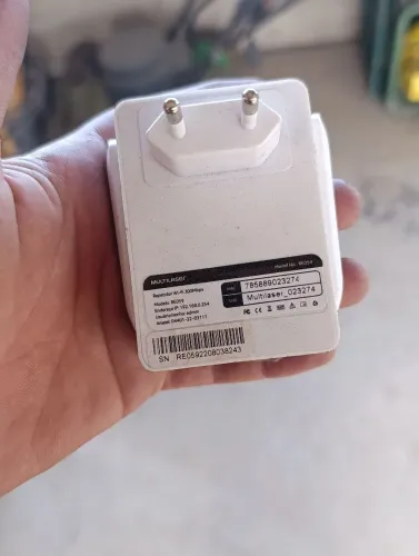 Repetidor de Sinal Wi-Fi Multilaser 300Mbps (Modelo RE059)