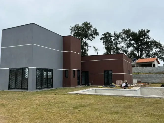 Imóvel para venda tem 86 metros quadrados com 3 quartos em Centro - Igaratá - SP
