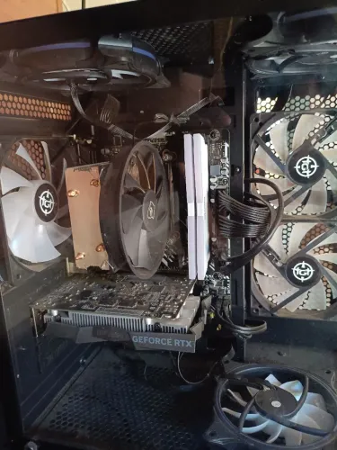Pc gamer com Ryzen 5 5500 e uma 3050 6gb com overclock de fábrica 