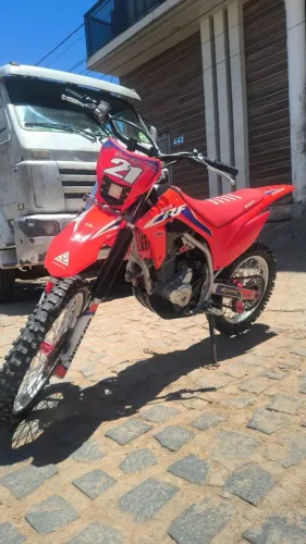 Honda CRF 2024 toda preparada para 300 cc