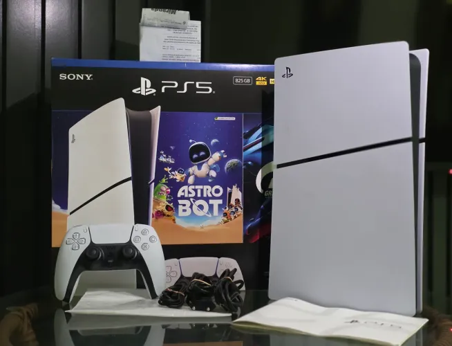 PS5 ( PLAYSTATION 5 ) SLIM DIGITAL (11 meses de garantia)