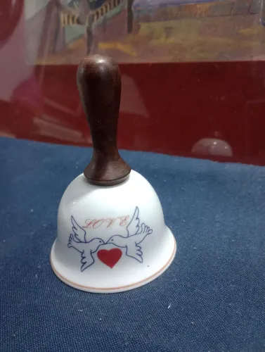 Porcelana Schimidt. Sininho de enfeite.