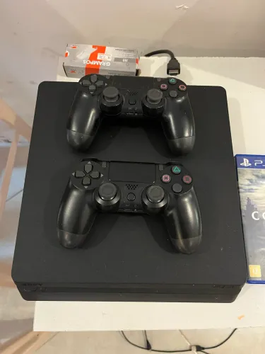 Console Playstation 4 Slim 500GB 2 jogos e 1 na memória 