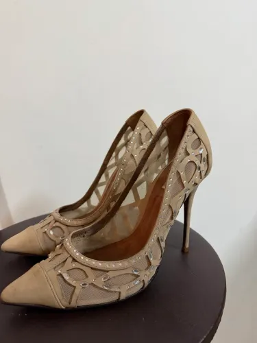 scarpin schutz nude bico fino 36
