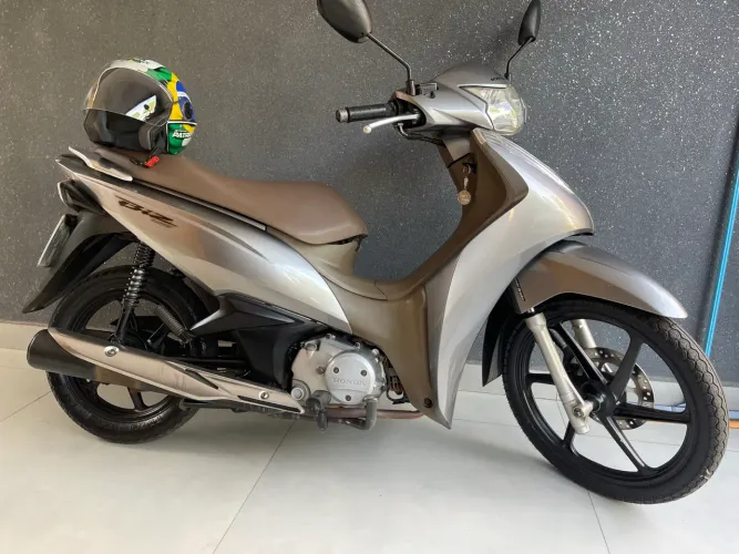 Vende-se veículo, modelo Biz 125 completo e abaixo da FIP