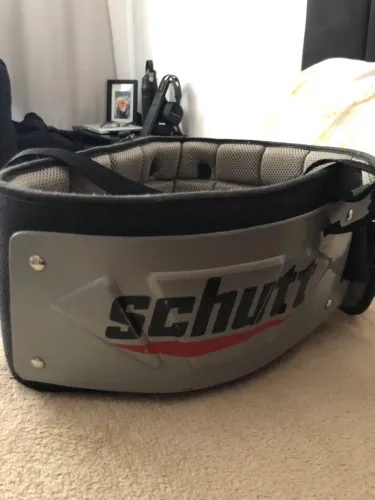Protetor de costela Schutt - equipamento futebol americano
