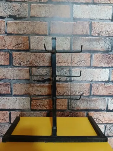 expositor de chaveiros de ferro puro precisando so de uma nova pintura