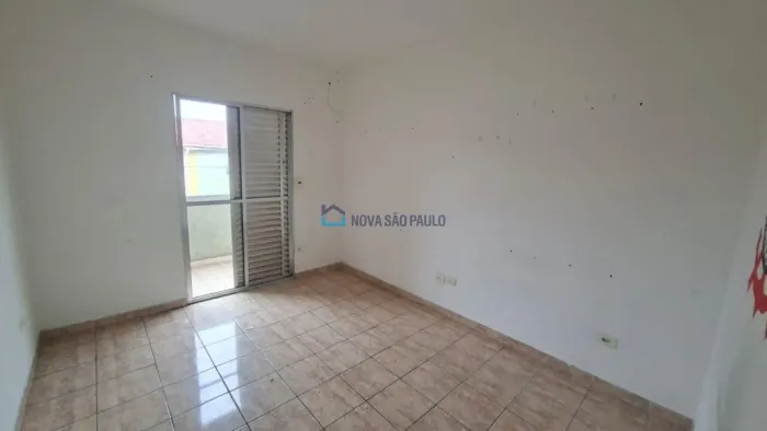 Casa para locação com 02 quartos e 01 vaga de garagem na Vila Guarani