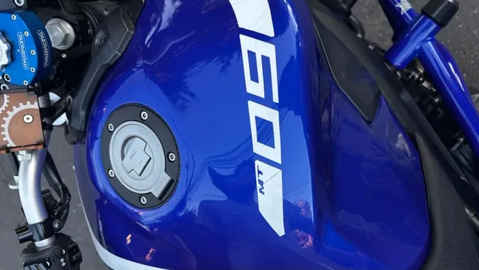 A mais linda MT09 Azul