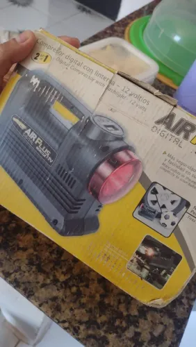 Vende-se compressor de calibra penel