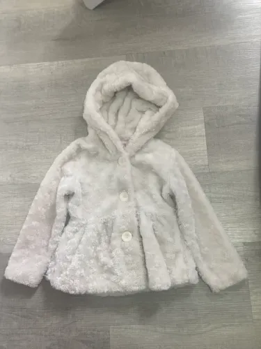 Casaco infantil branco pelúcia 3/4 anos