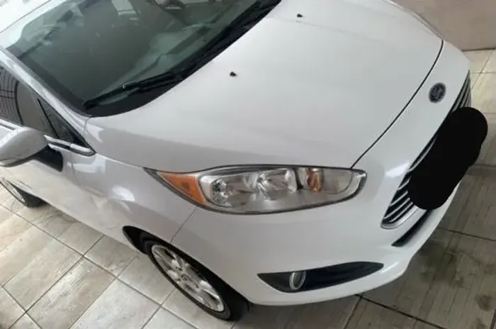 Ford Fiesta Sedan 1.6 16V Flex Aut. 2015
