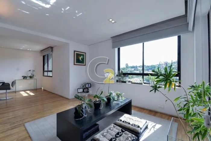 Cobertura Duplex à venda em Higienópolis com 3 quartos e 3 vagas de garagem