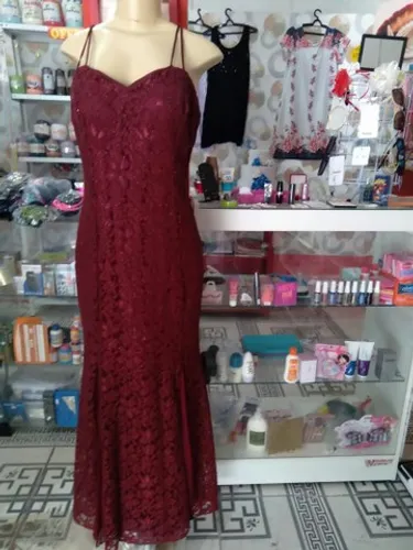 Lindo vestido longo de festa, rendado