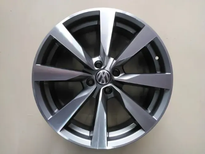 jogo de rodas aro 18 vw voyage 4x100 et38 grafite diamantado