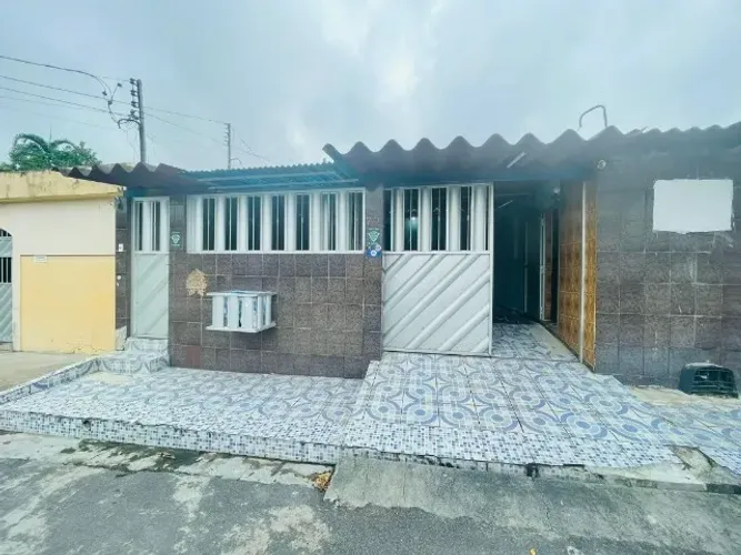 Novo Aleixo - núcleo 15 - 3 suítes - 250M²