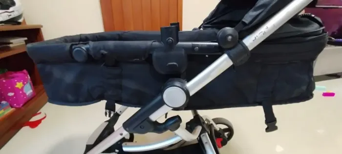 Carrinho + Moisés + bebê conforto + base para assento carro