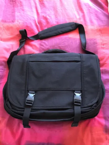 Bolsa de Ombro Preta - Brenthaven (marca de alta qualidade)