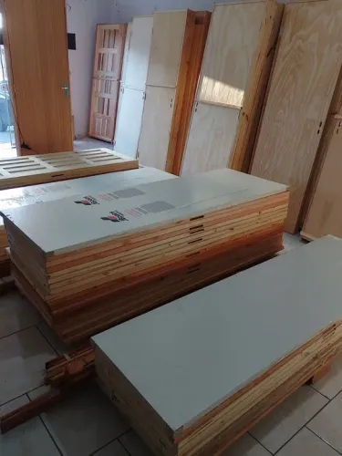 Folha de porta interna Pintada de Primer Branco 2.10x60 70 e 80