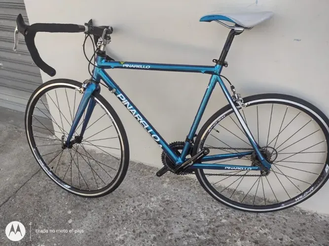 Bike speed clássica com pintura personalizada pinarello 