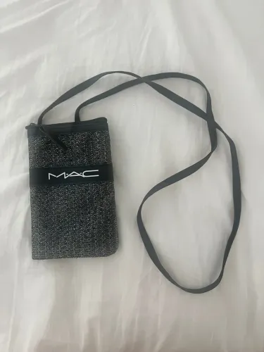EXCLUSIVA! Bolsa de celular da MAC