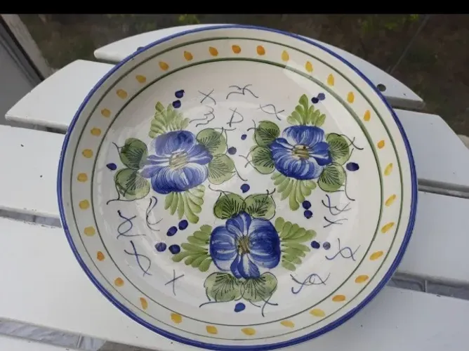 Saladeira antiga em porcelana com pintura manual 33cm diâmetro