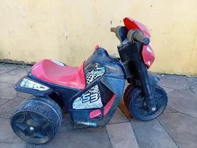 Moto Elétrica Triciclo Infantil Bandeirante 6v Usada brinquedo menino