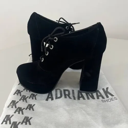 Salto 10 cm, preto, tam 34 - Adriana K