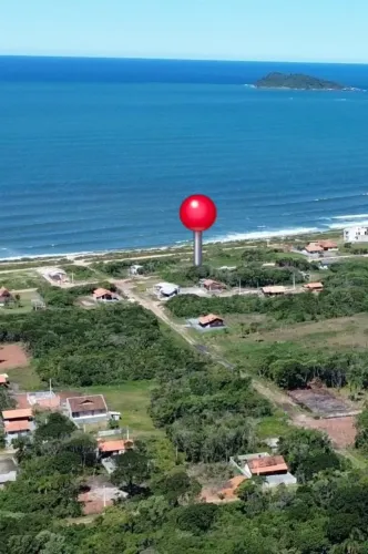 Lindo Terreno muito perto do Mar na Praia do Ervino - SC