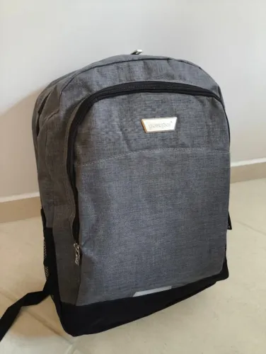 Mochila Executiva Versa para Laptop GoSuper material em Poliéster, com bolsos laterais
