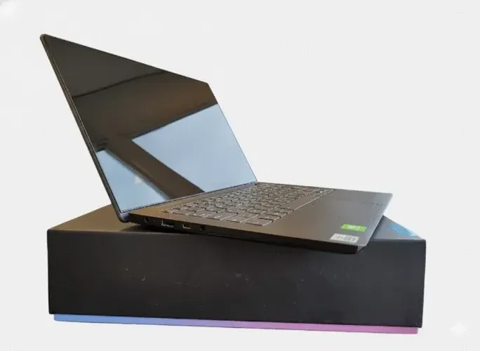 Notebook 14pol Yoga s740 i7 8G LPDDR4X SSD M.2 PCIe NVMe 256gb , Geforce MX250