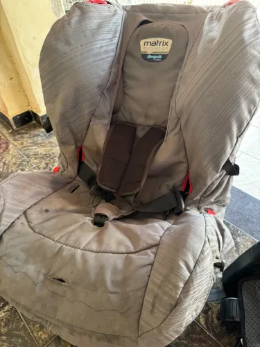 CADEIRINHA PARA CARRO MATRIX EVOLUTION BURIGOTTO 0 a 25 kg + assento Protege de 15 a 36 kg
