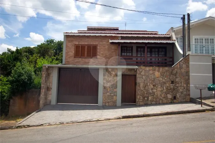 Casa à venda com 3 quartos em Jardim Flórida, São Roque - SP